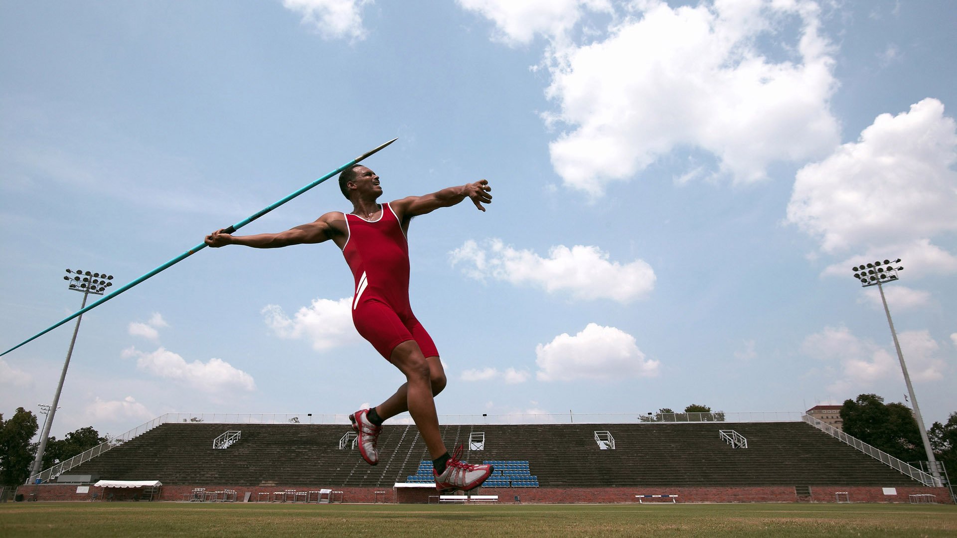 山地自行车赛,风火轮上的速度与激情,山地自行车风火轮荧光棒