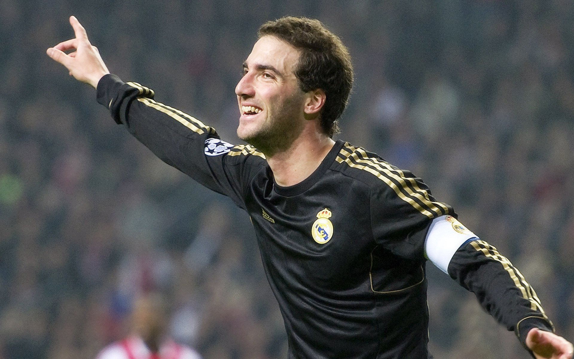 爱游戏体育在线app-绝杀绝技：欧冠中最难以置信的终场进球，欧冠联赛50大精彩进球